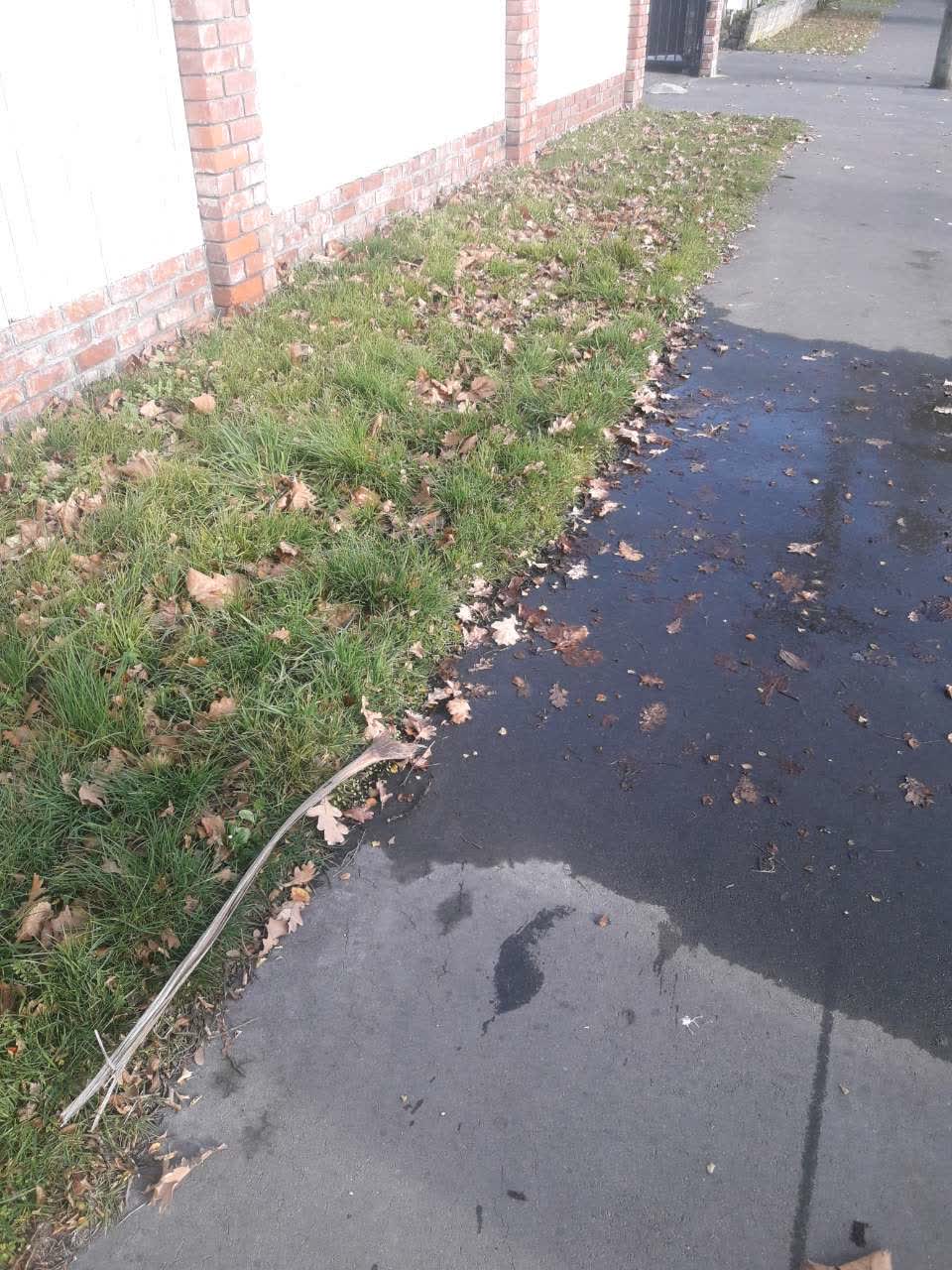 The photograph attached to this water supply report