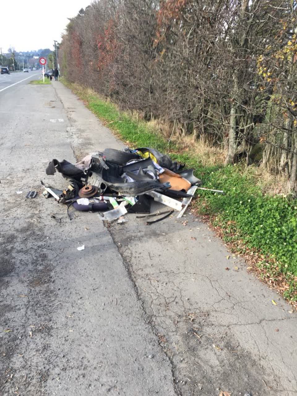 The photograph attached to this rubbish/recycling report