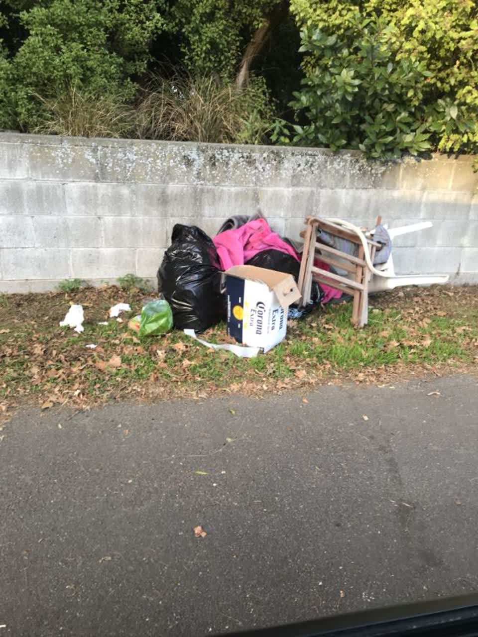 The photograph attached to this rubbish/recycling report