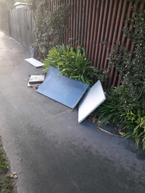Rubbish/Recycling, a report photo