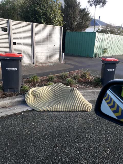 Rubbish/Recycling, a report photo