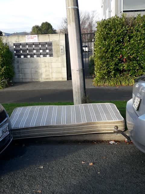 Rubbish/Recycling, a report photo