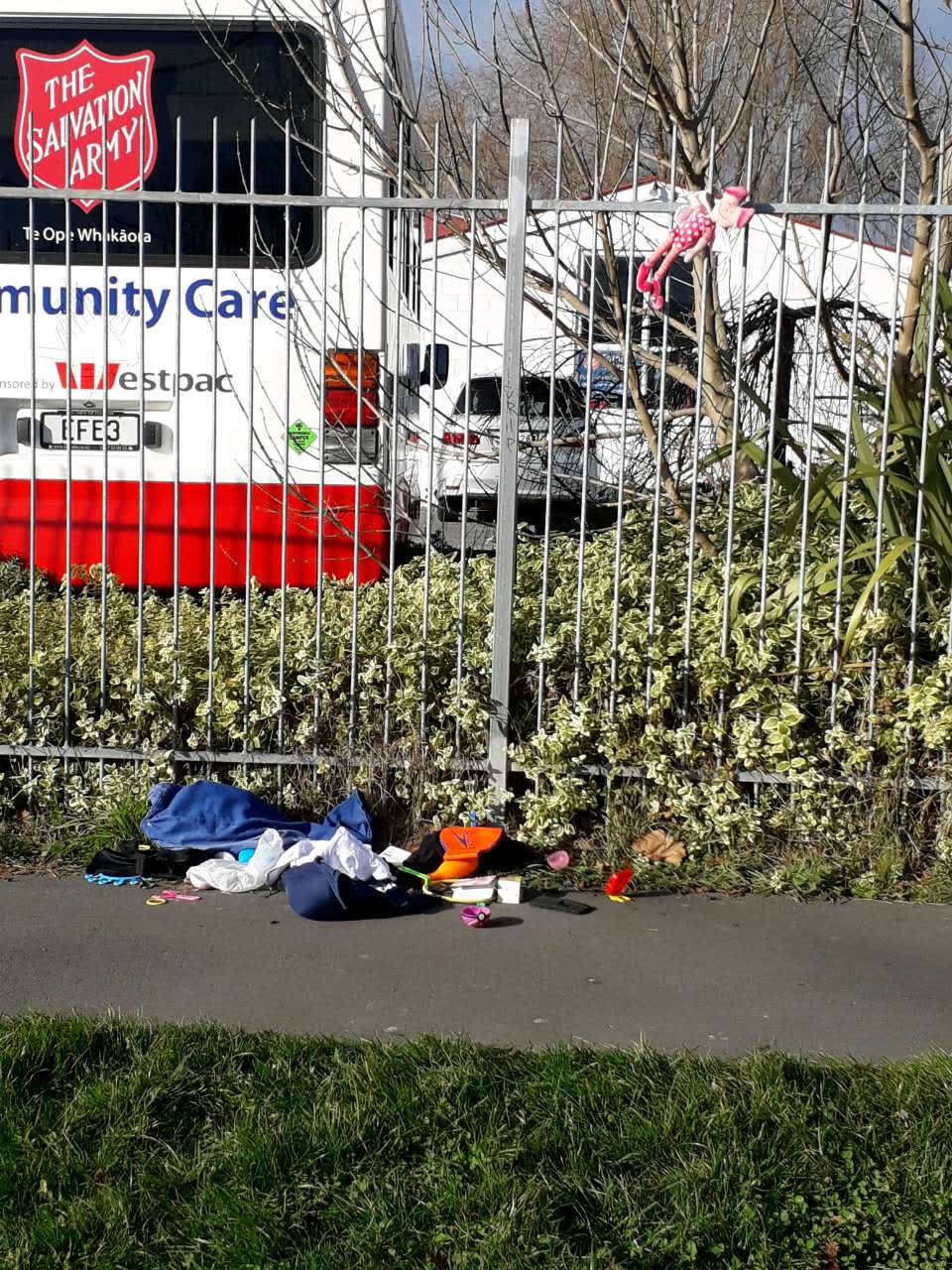 The photograph attached to this rubbish/recycling report