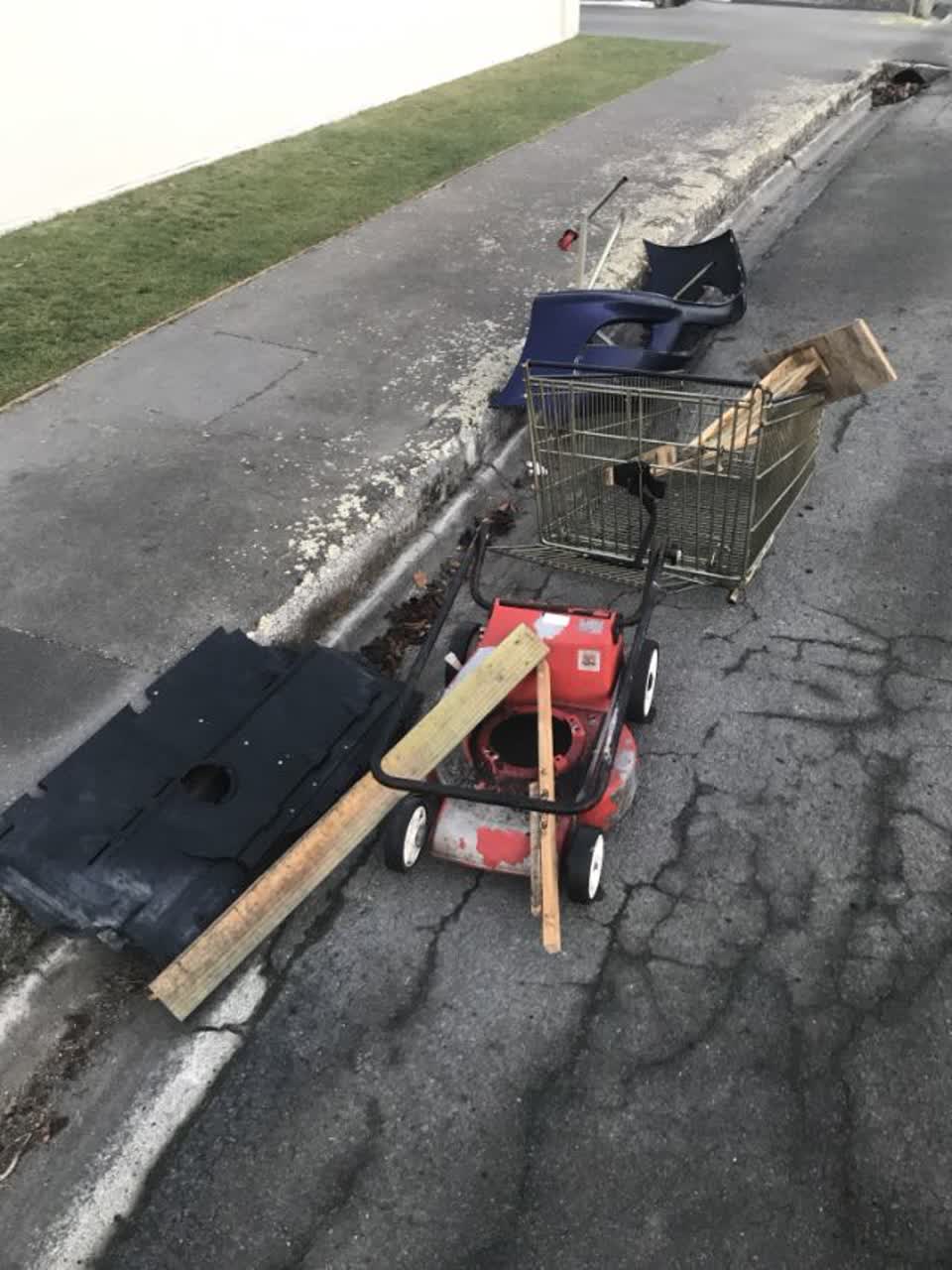 The photograph attached to this rubbish/recycling report