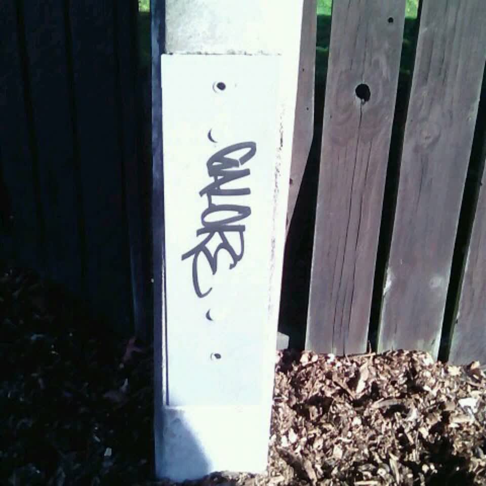 The photograph attached to this graffiti report