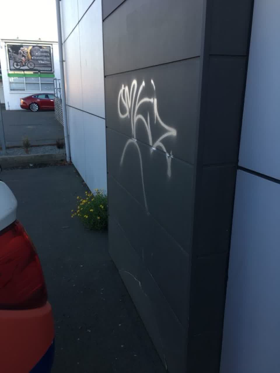 The photograph attached to this graffiti report
