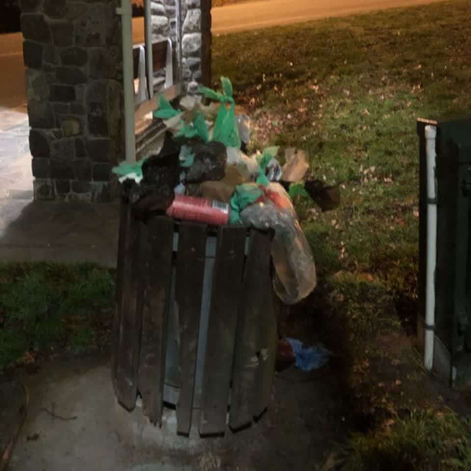The photograph attached to this rubbish/recycling report