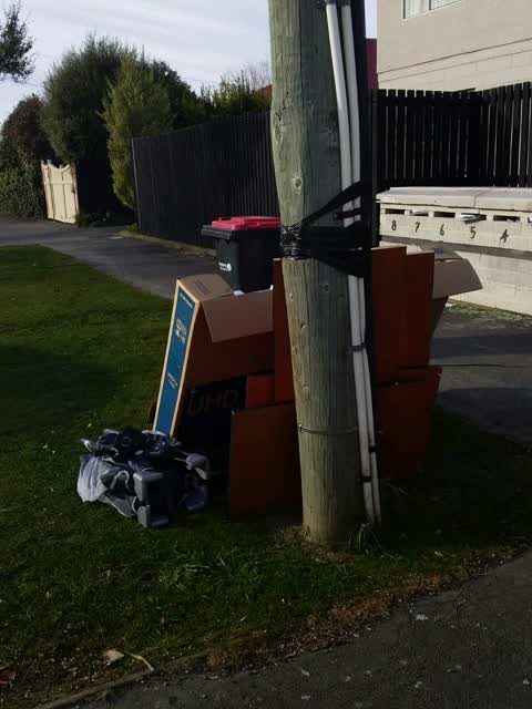 Rubbish/Recycling, a report photo