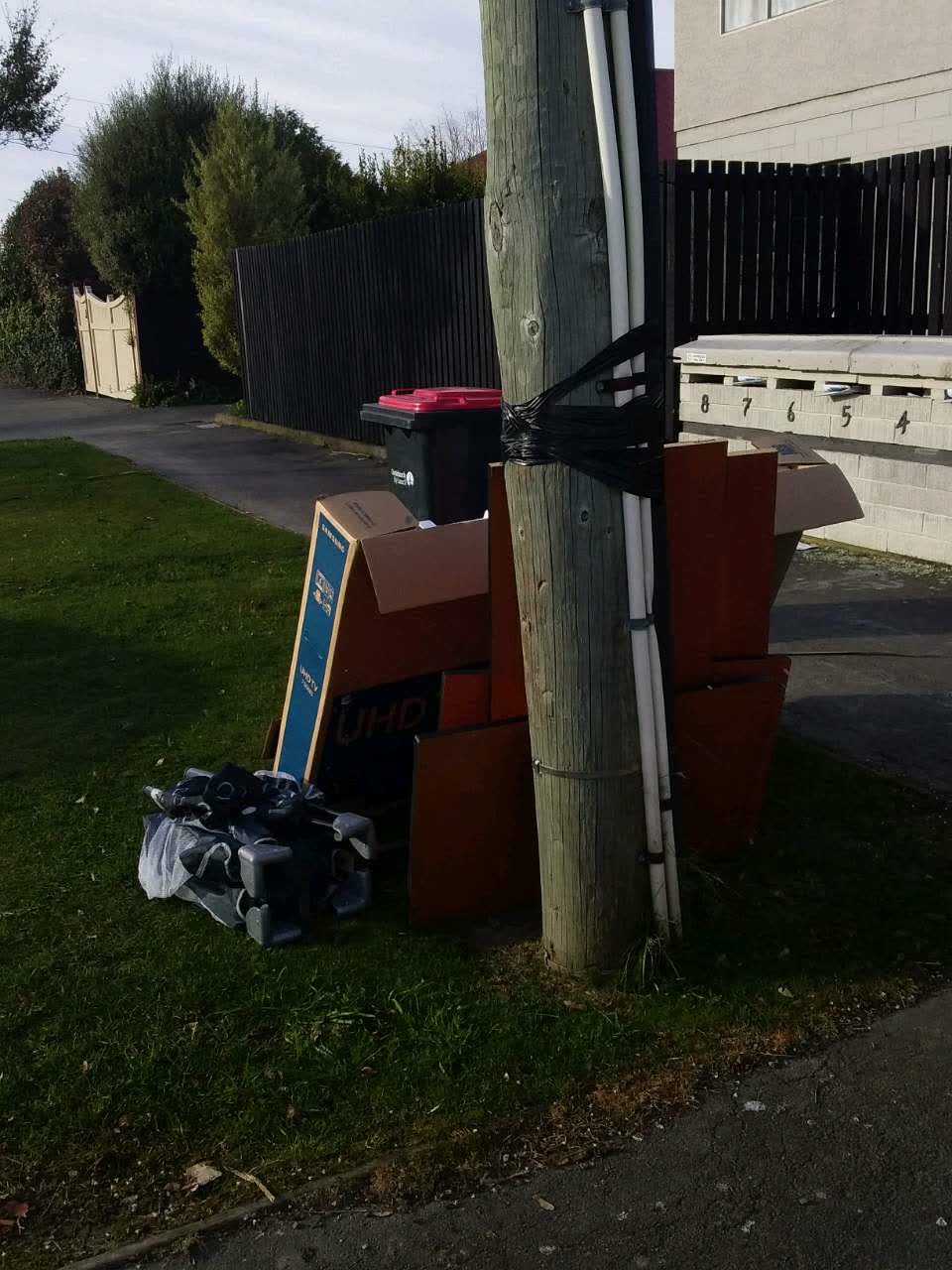 The photograph attached to this rubbish/recycling report