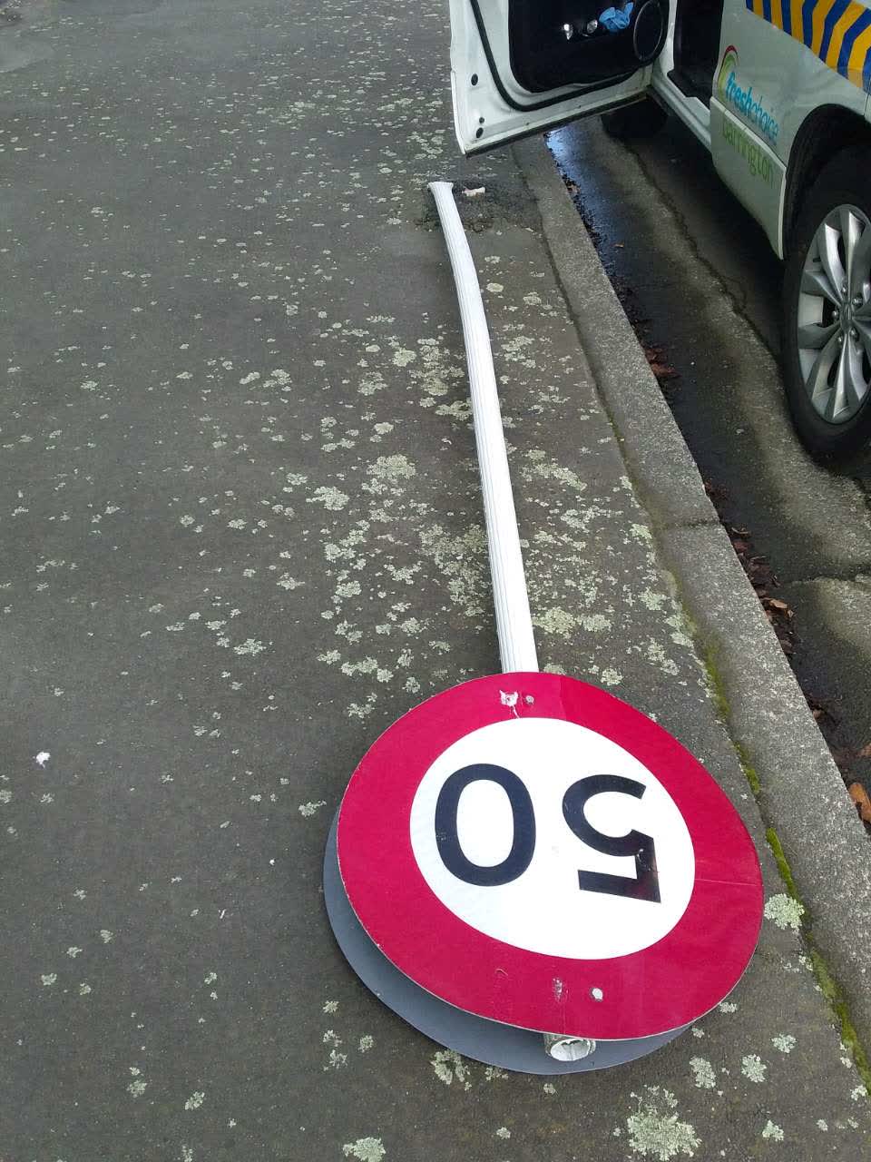 The photograph attached to this rubbish/recycling report