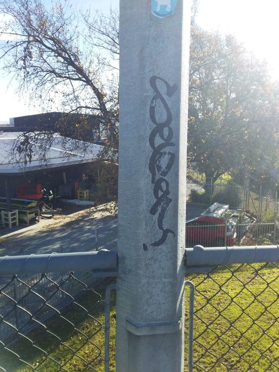 The photograph attached to this graffiti report