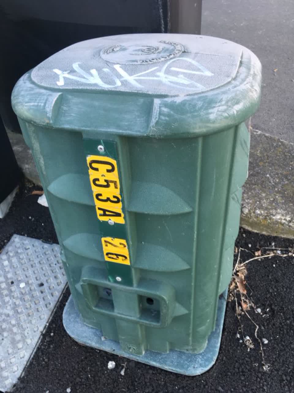 The photograph attached to this graffiti report