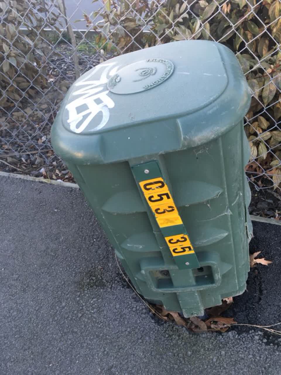 The photograph attached to this graffiti report