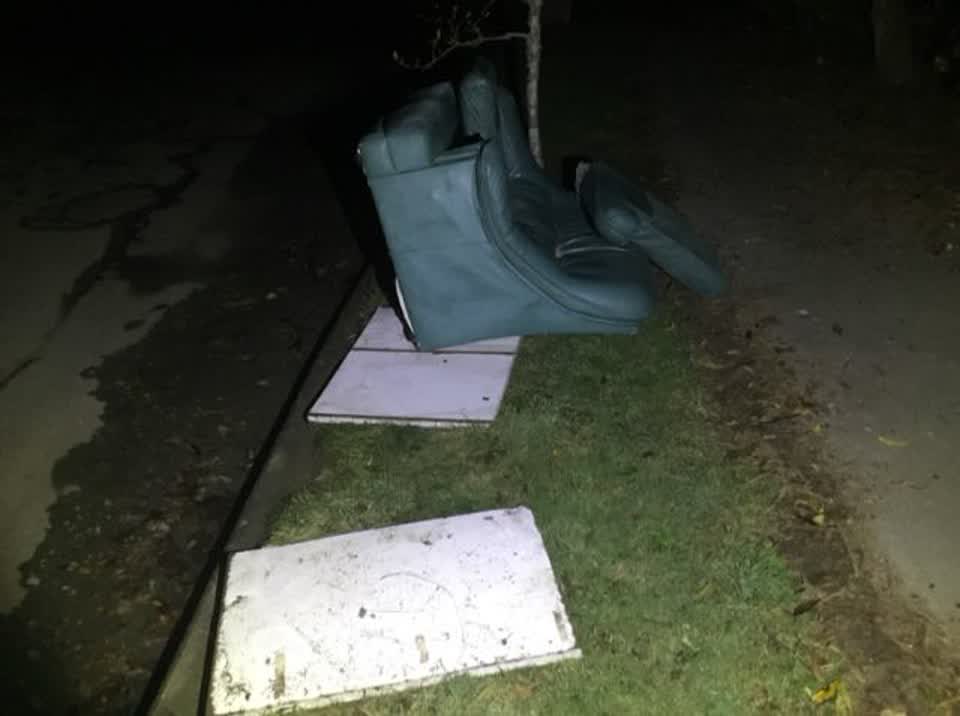 The photograph attached to this rubbish/recycling report