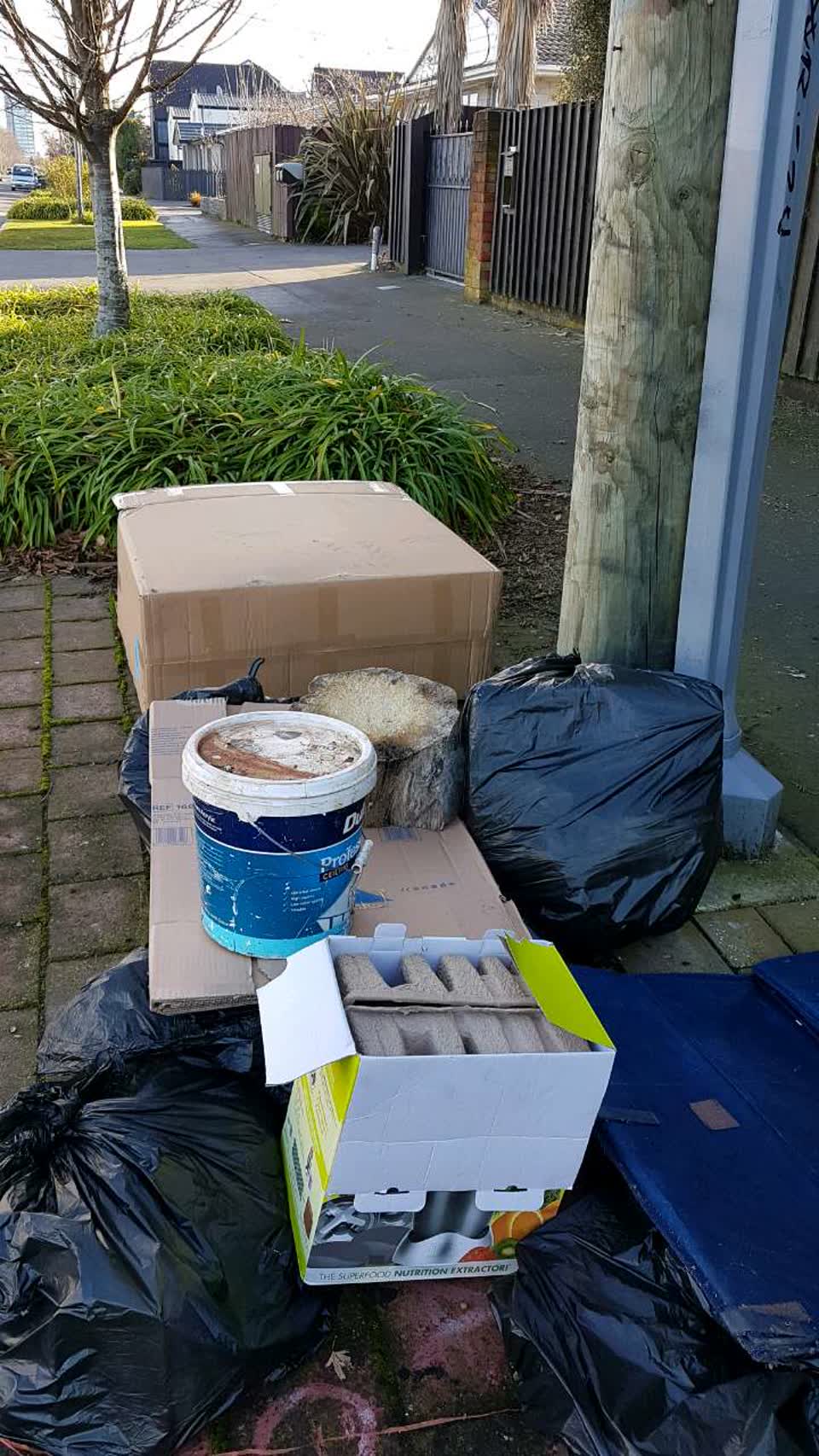 The photograph attached to this rubbish/recycling report