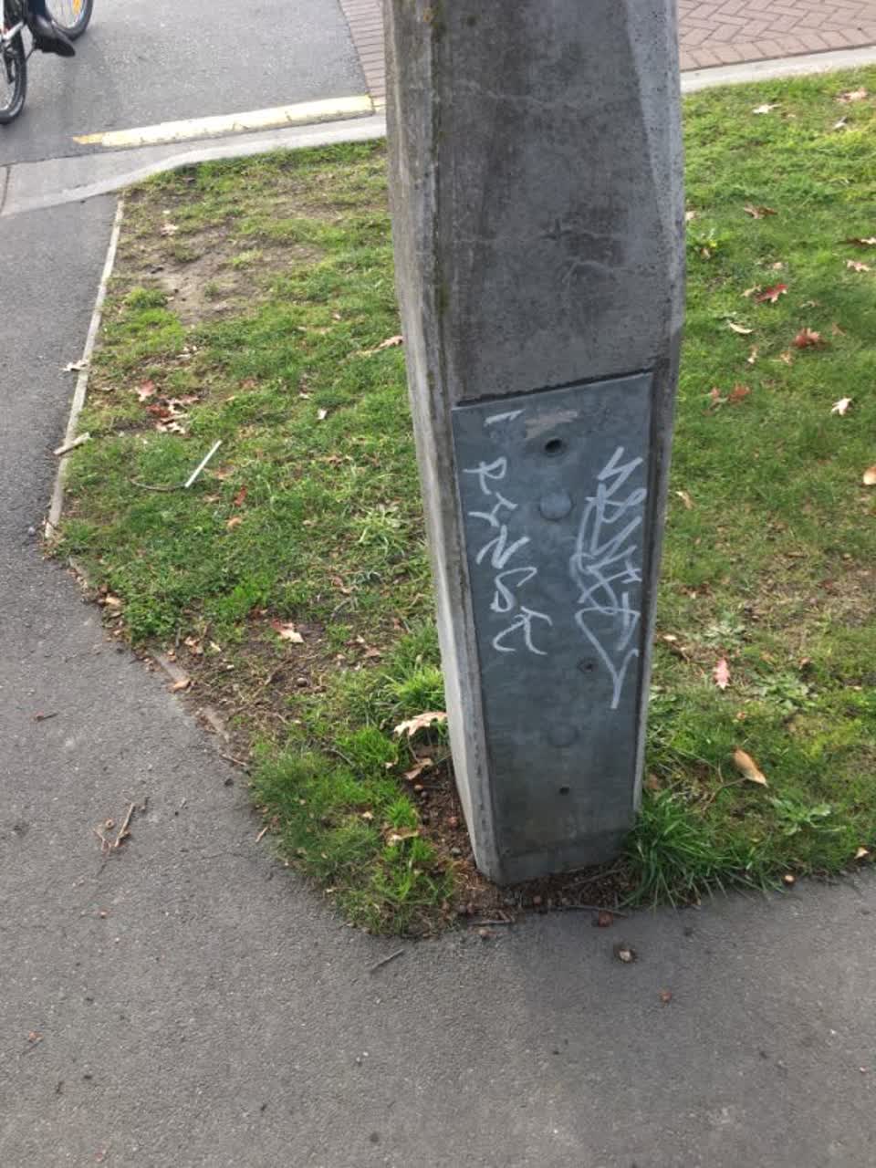 The photograph attached to this graffiti report