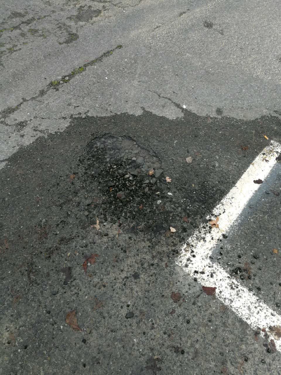 The photograph attached to this roading/streets report