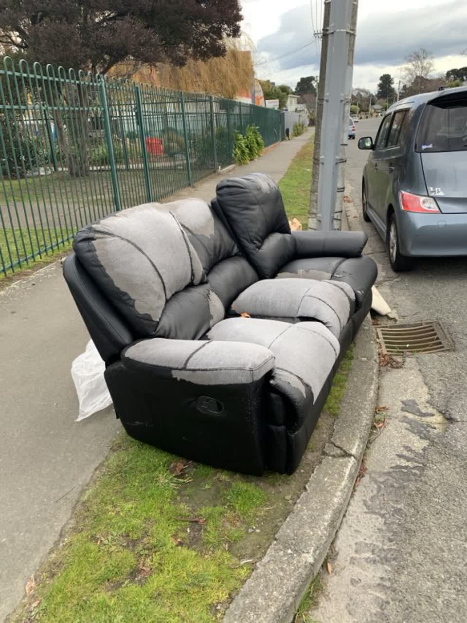 The photograph attached to this rubbish/recycling report