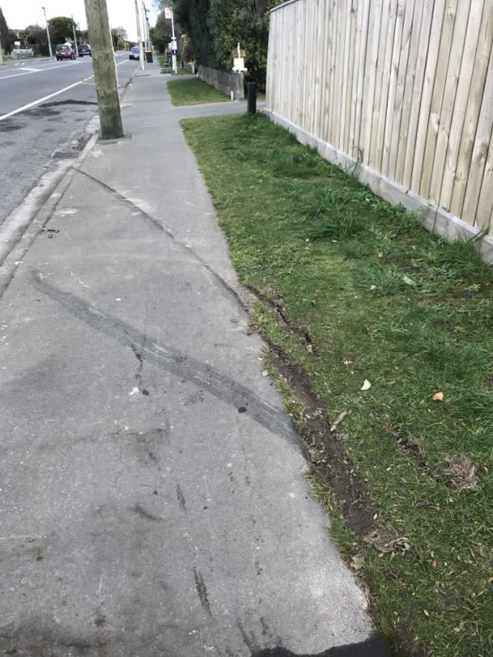 The photograph attached to this roading/streets report