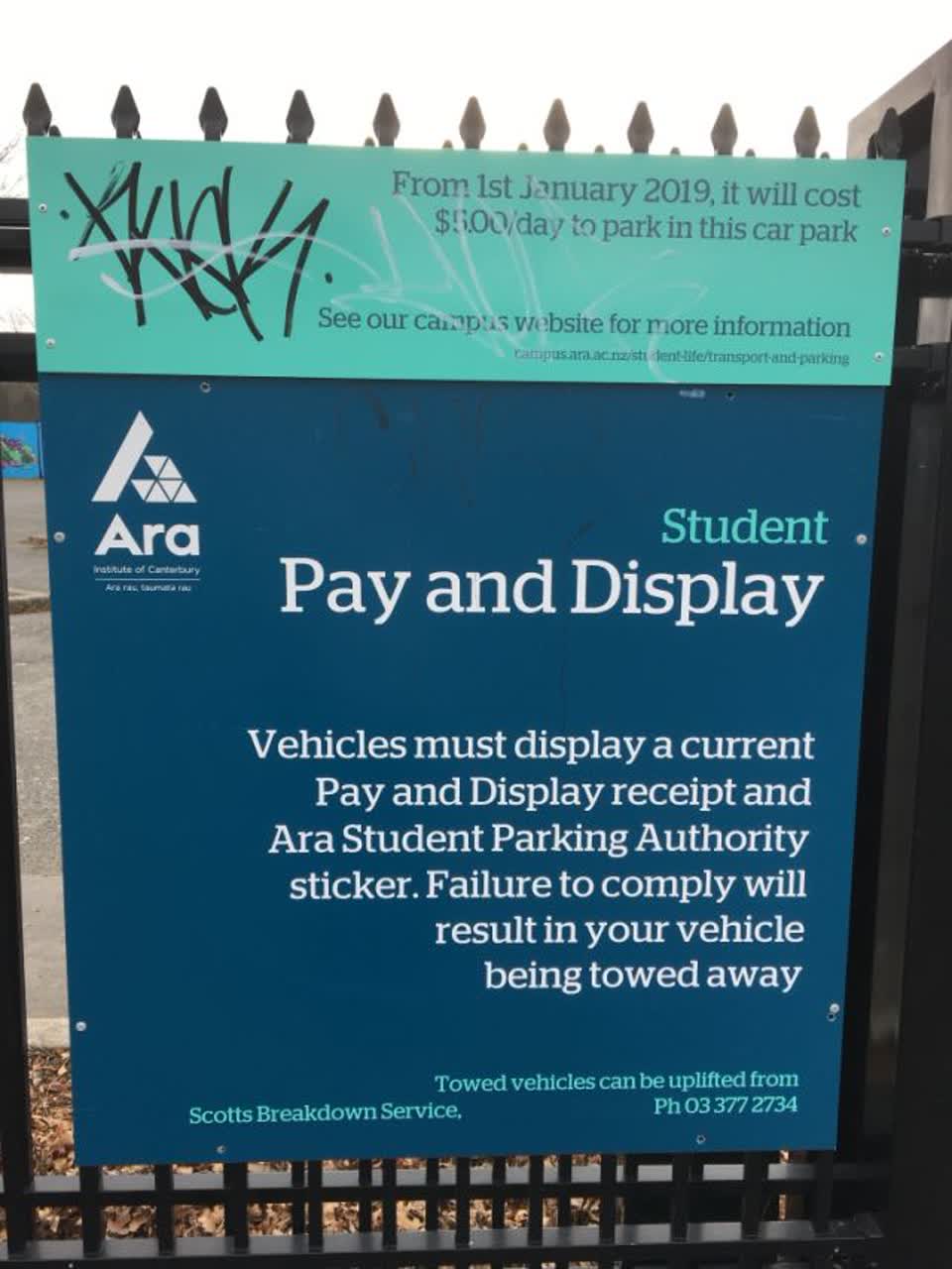 The photograph attached to this graffiti report