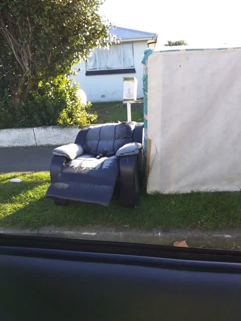 Rubbish/Recycling, a report photo