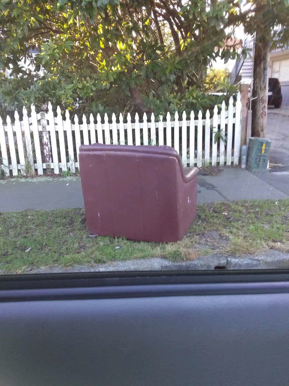 The photograph attached to this rubbish/recycling report