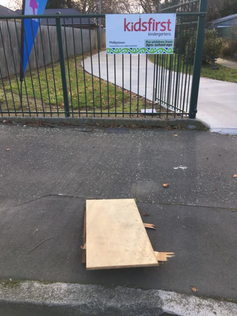 The photograph attached to this rubbish/recycling report