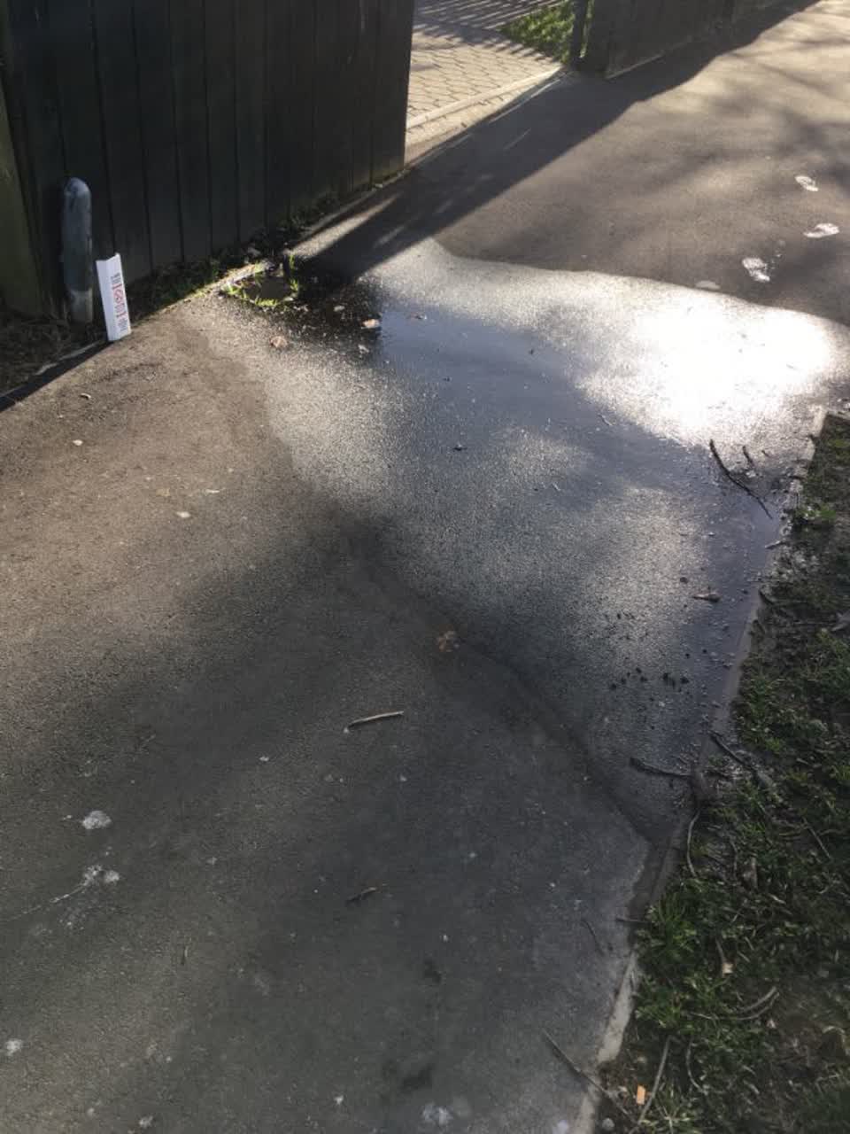 The photograph attached to this roading/streets report