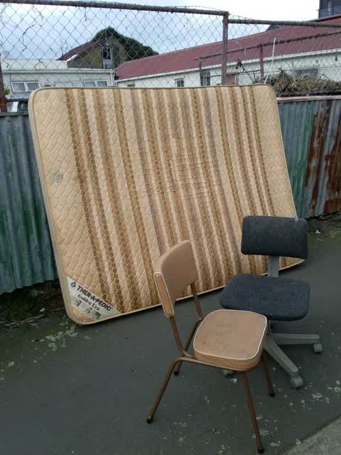 Rubbish/Recycling, a report photo