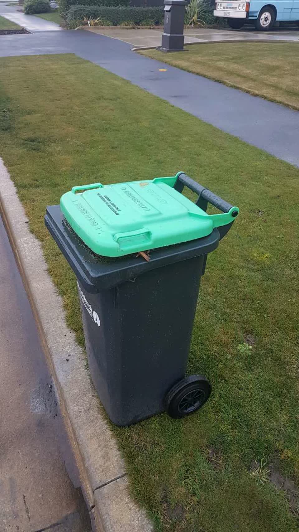 The photograph attached to this rubbish/recycling report
