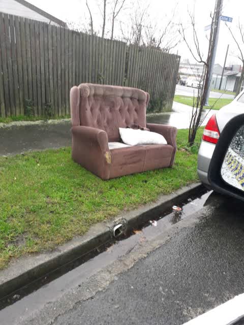 Rubbish/Recycling, a report photo