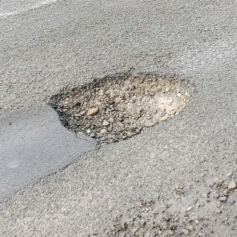 The photograph attached to this roading/streets report