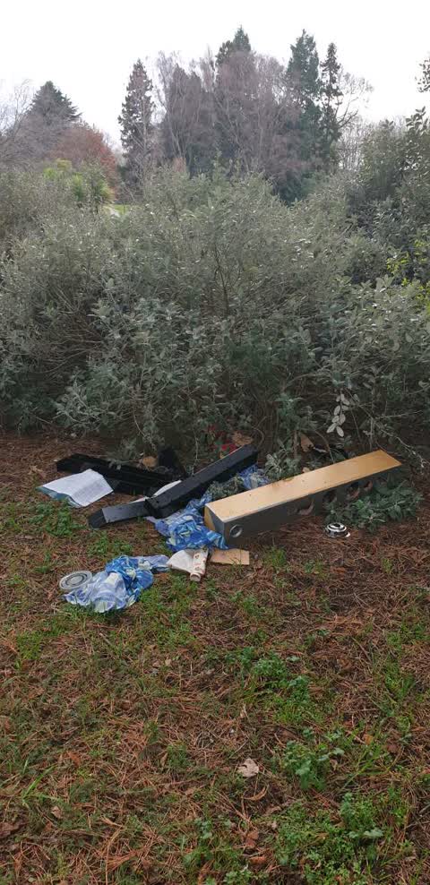 Rubbish/Recycling, a report photo