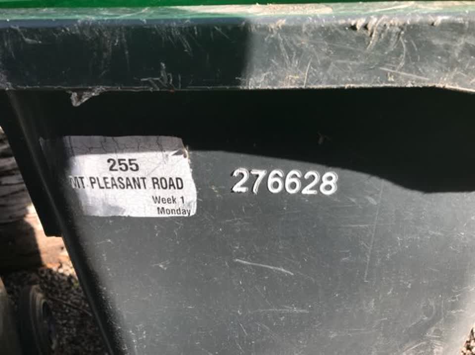 The photograph attached to this rubbish/recycling report