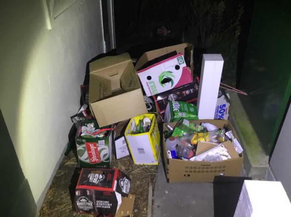 The photograph attached to this rubbish/recycling report