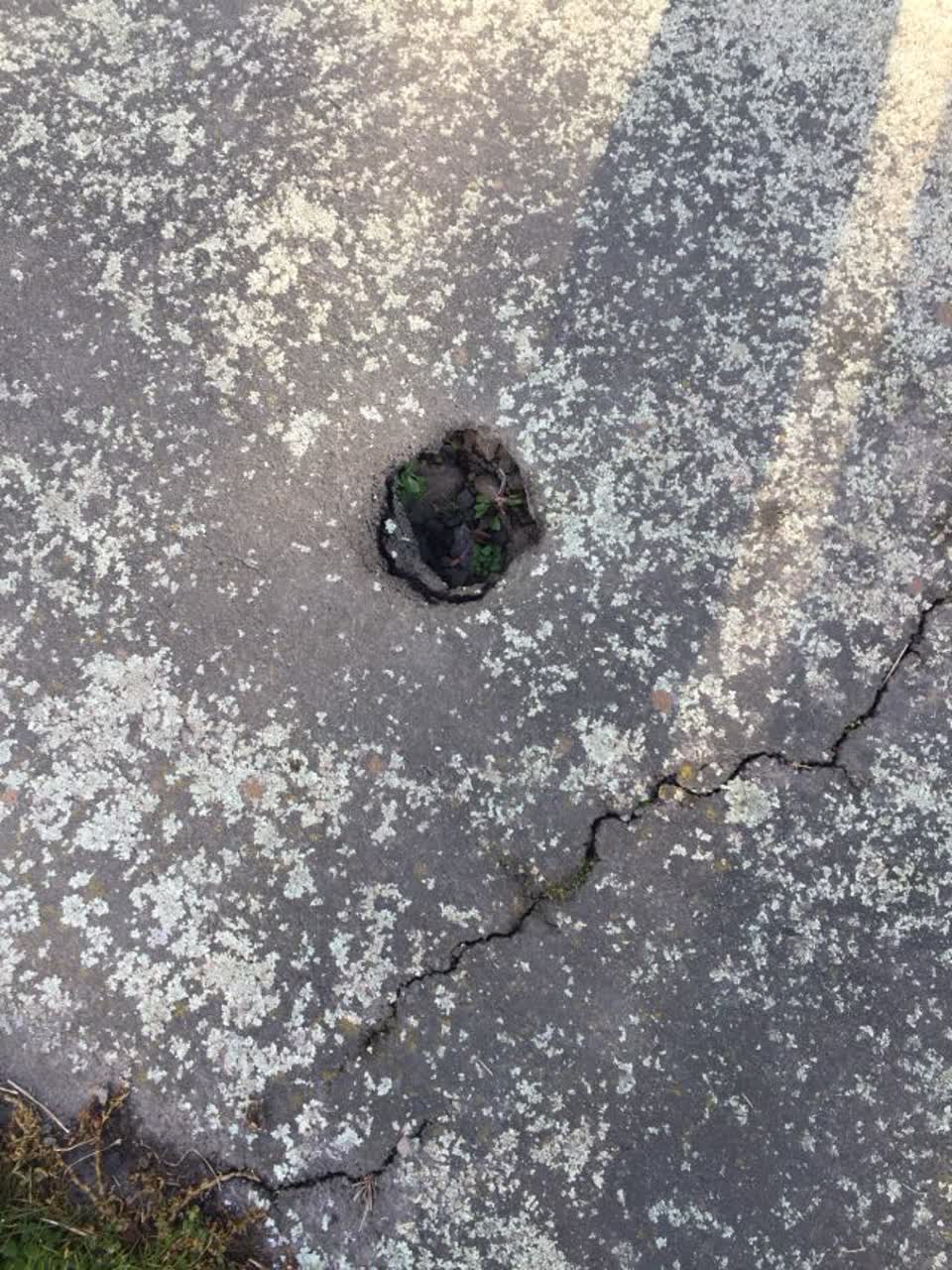 The photograph attached to this roading/streets report