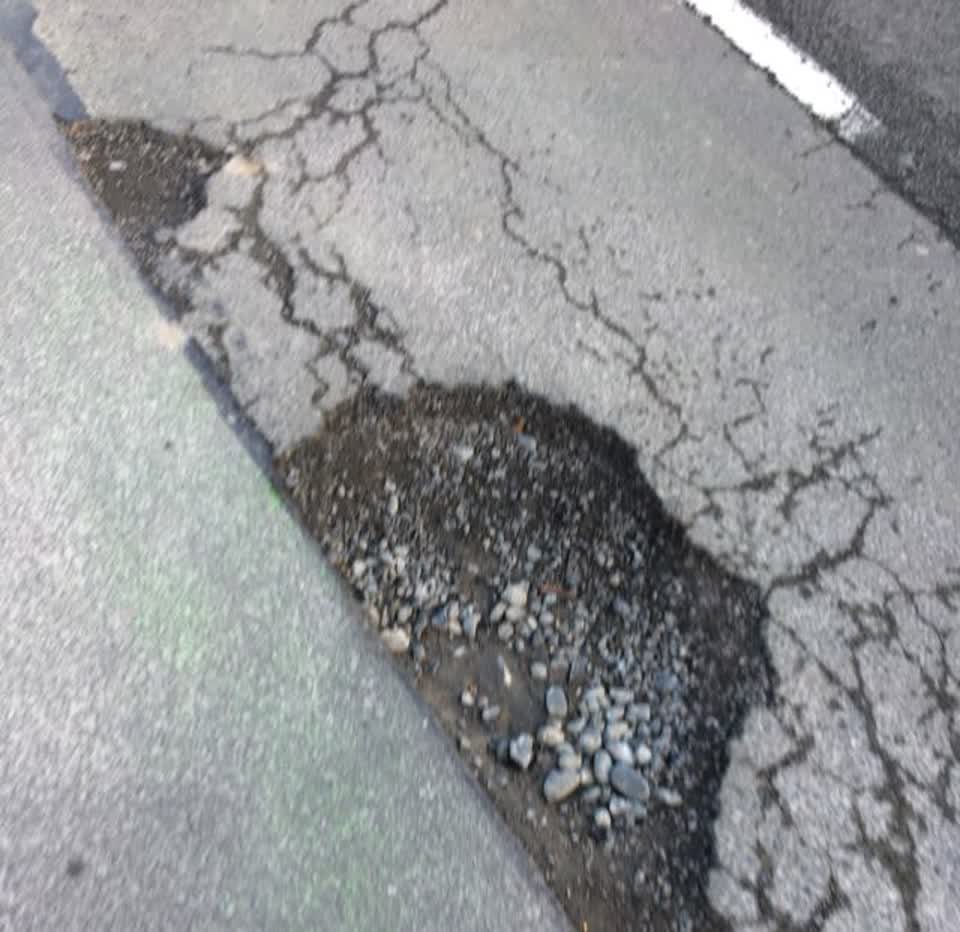 The photograph attached to this roading/streets report