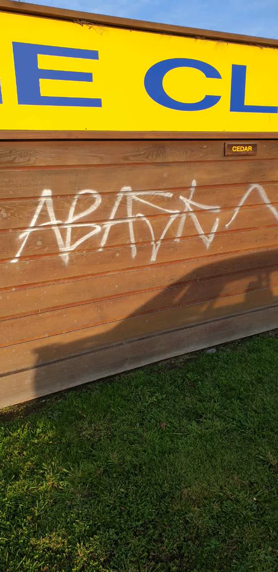 The photograph attached to this graffiti report
