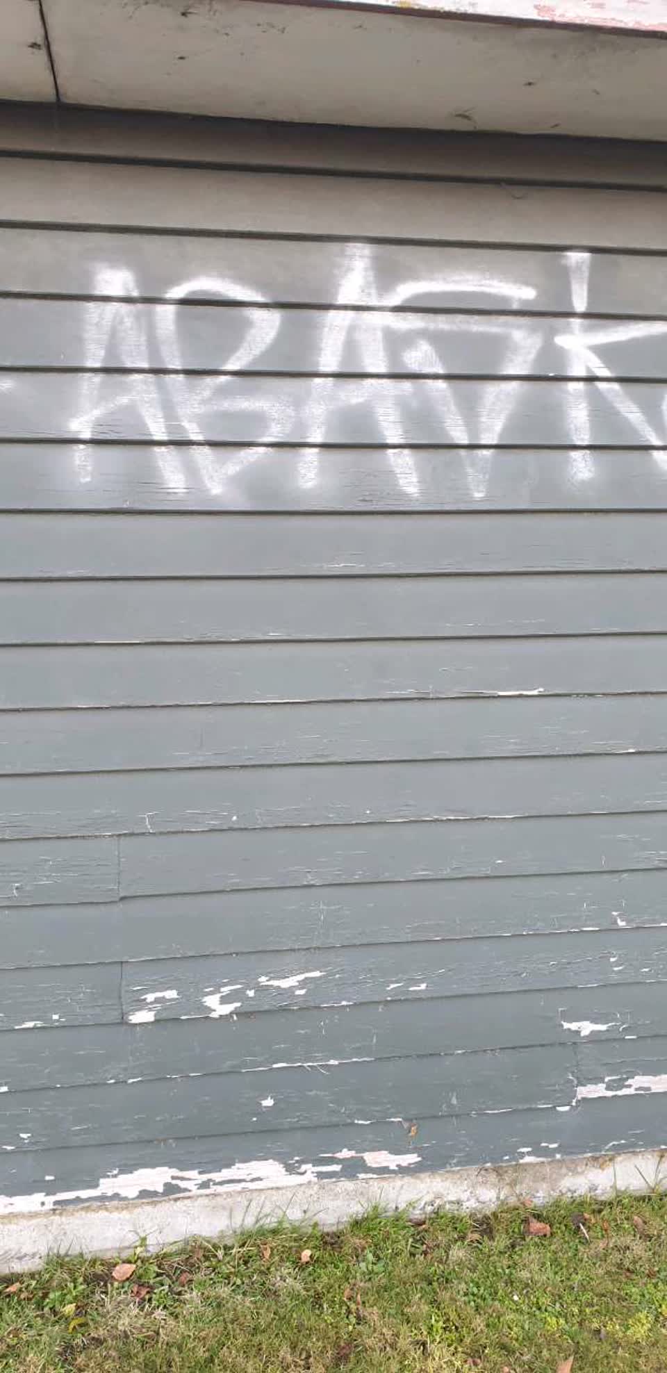 The photograph attached to this graffiti report