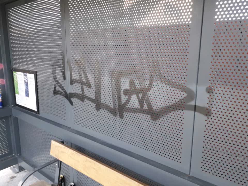 The photograph attached to this graffiti report