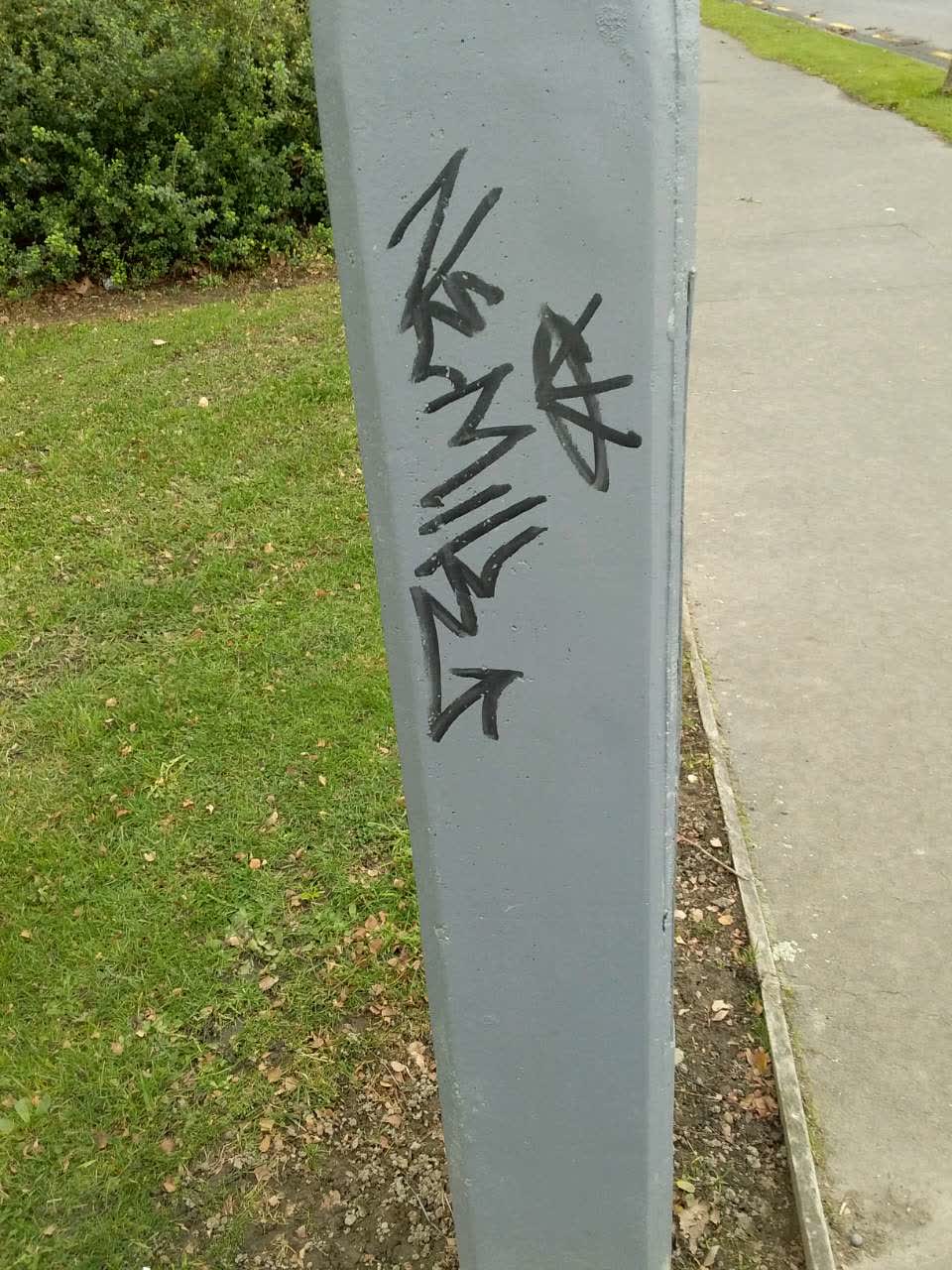 The photograph attached to this graffiti report