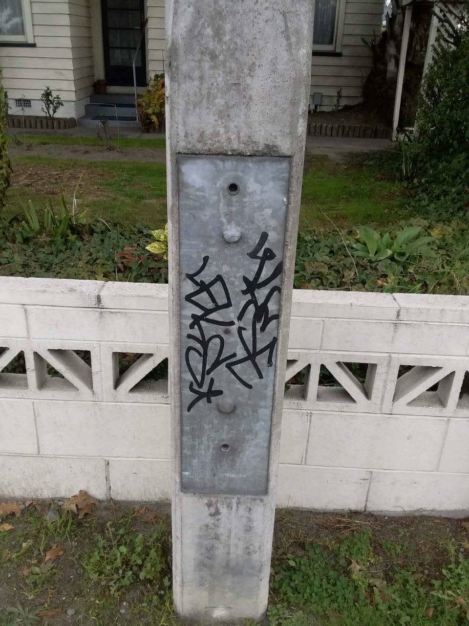 The photograph attached to this graffiti report