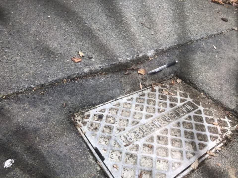 The photograph attached to this roading/streets report