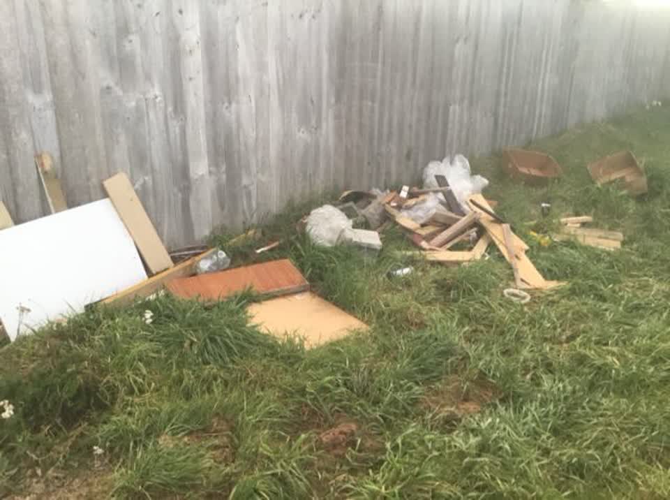 The photograph attached to this rubbish/recycling report