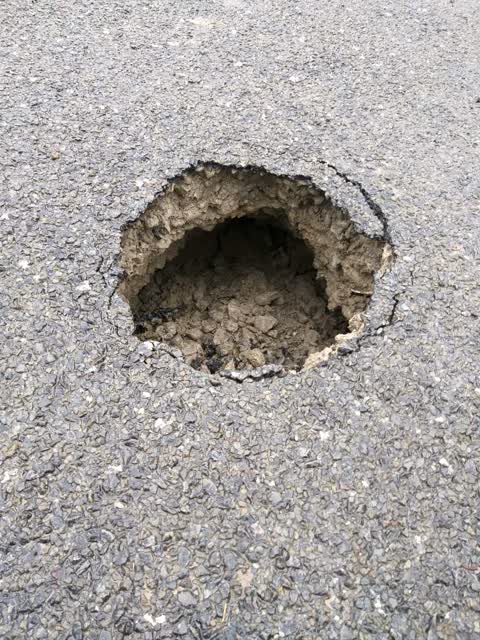 Roading/Streets, a report photo