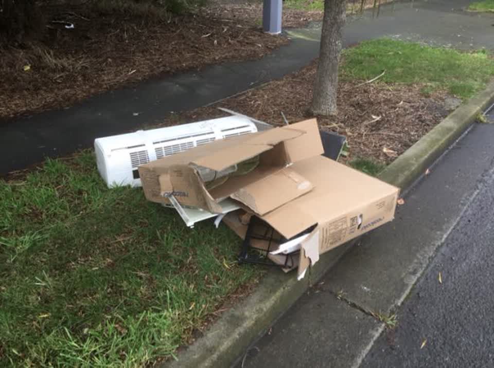 The photograph attached to this rubbish/recycling report