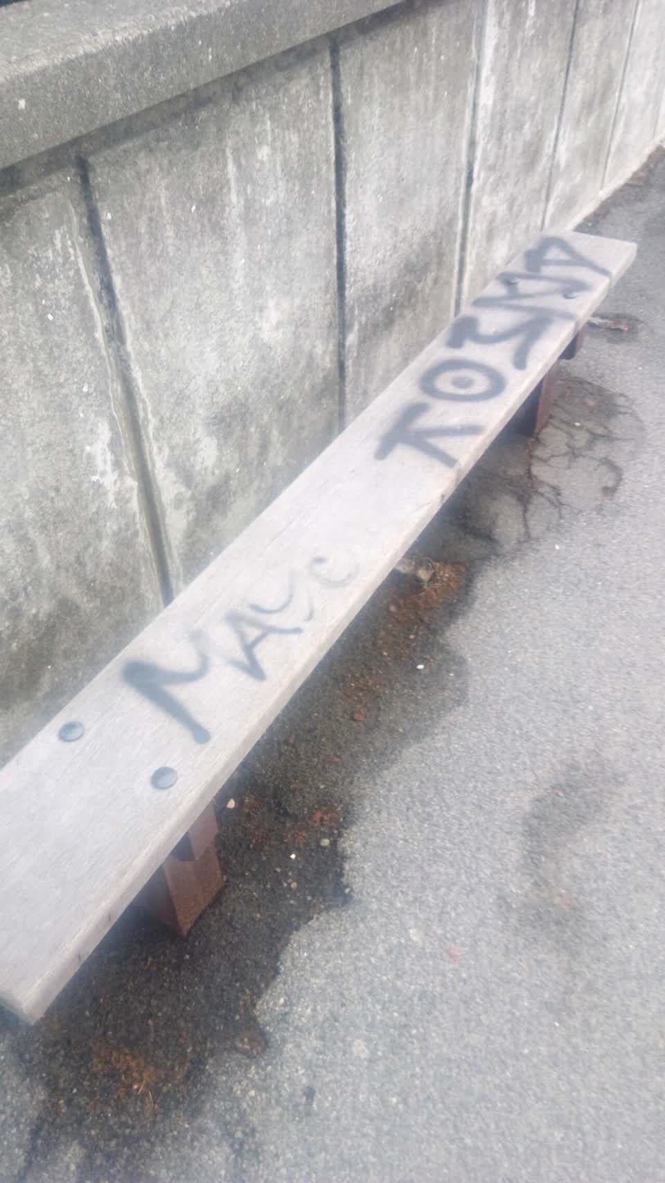 The photograph attached to this graffiti report