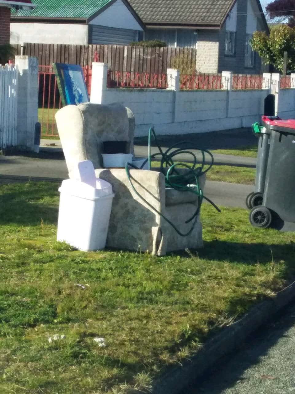 The photograph attached to this rubbish/recycling report