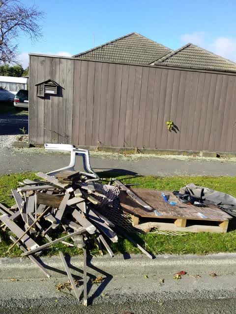 Rubbish/Recycling, a report photo