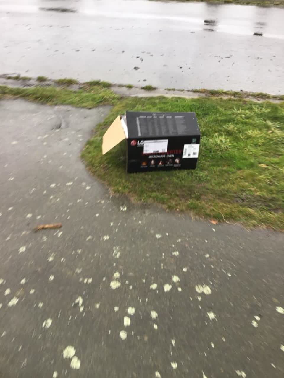 The photograph attached to this rubbish/recycling report